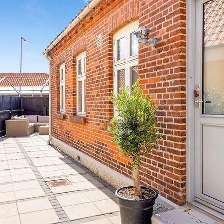 Nyaraló Edita - 250m From The Sea In Nw Jutland By Interhome *